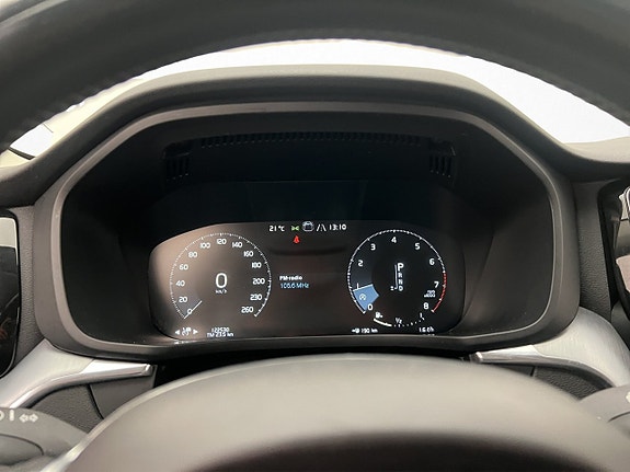 Volvo XC60 16 of 30