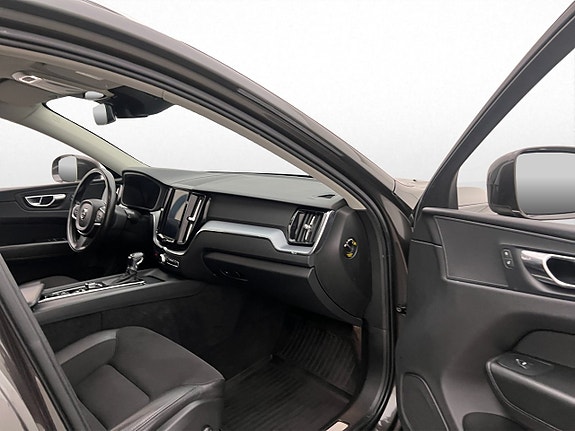 Volvo XC60 27 of 30