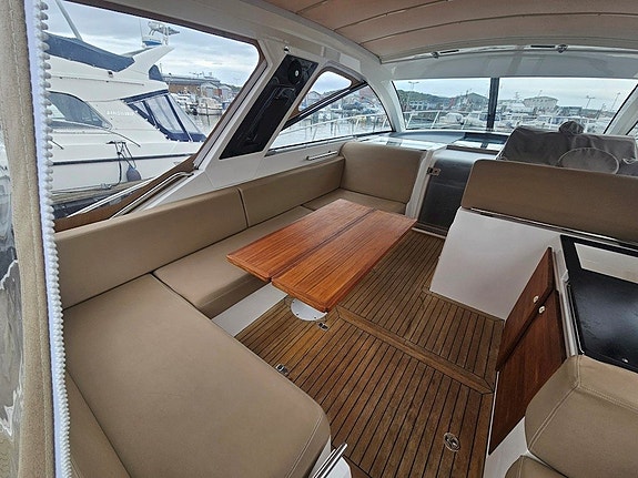 Sealine SC35  2 x VP D4-260 7 of 28