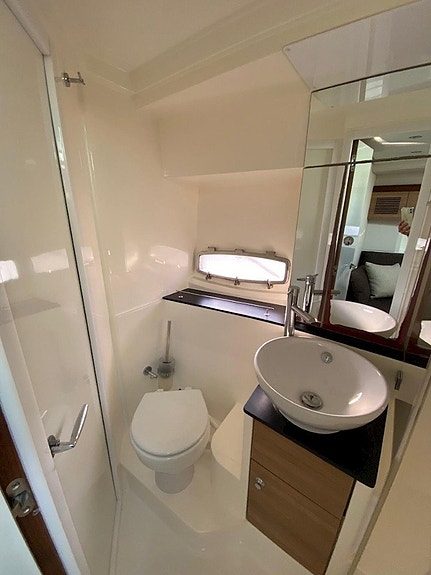 Sealine SC35  2 x VP D4-260 23 of 28