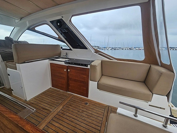Sealine SC35  2 x VP D4-260 9 of 28
