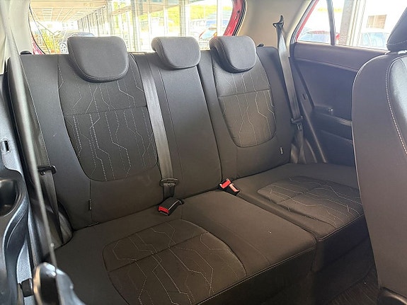 Kia Picanto 14 of 18