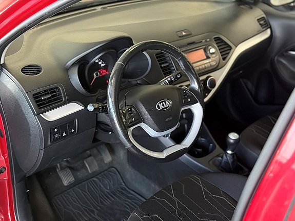 Kia Picanto 10 of 18