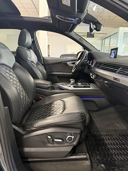 Audi Q7 20 of 25