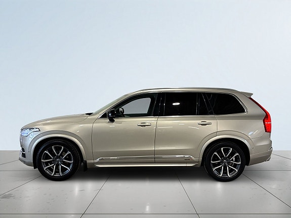 Volvo XC90 3 of 23