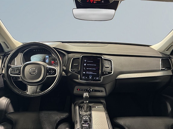 Volvo XC90 8 of 23