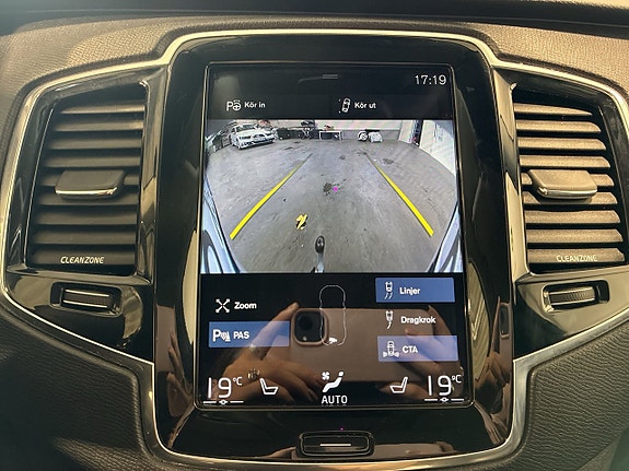Volvo XC90 19 of 23