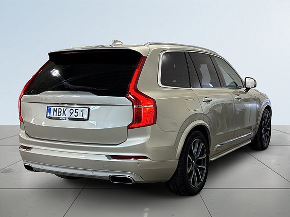 Volvo XC90 5 of 23