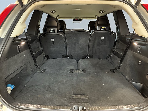 Volvo XC90 12 of 23