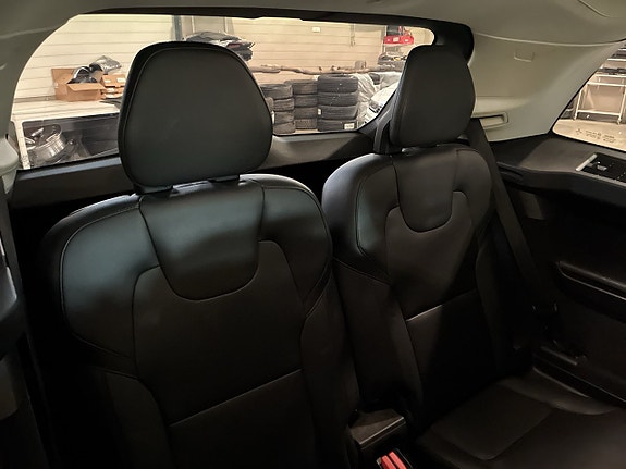 Volvo XC90 17 of 23