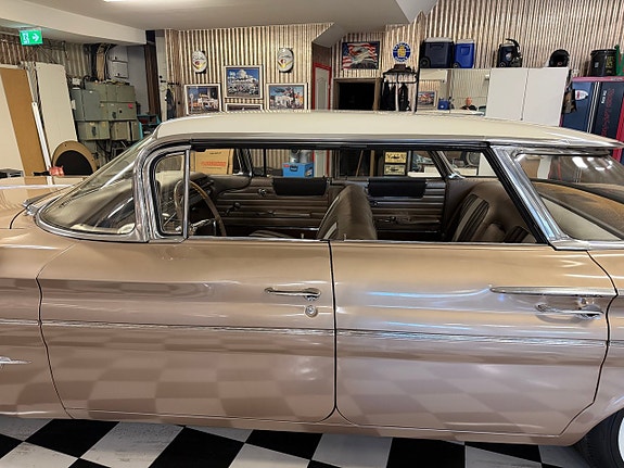 Pontiac Bonneville 10 of 28