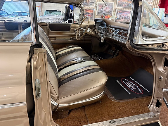 Pontiac Bonneville 23 of 28