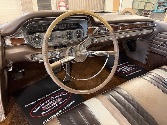 Pontiac Bonneville 16 of 28