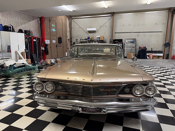 Pontiac Bonneville 6 of 28