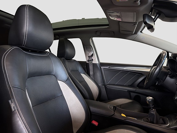 Toyota Avensis 10 of 26