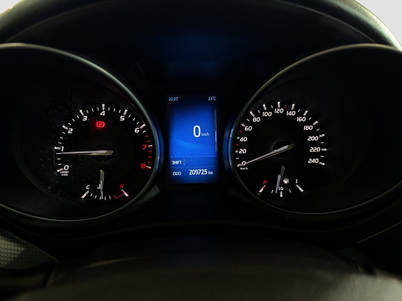 Toyota Avensis 14 of 26