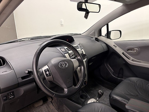 Toyota Yaris 6 of 7