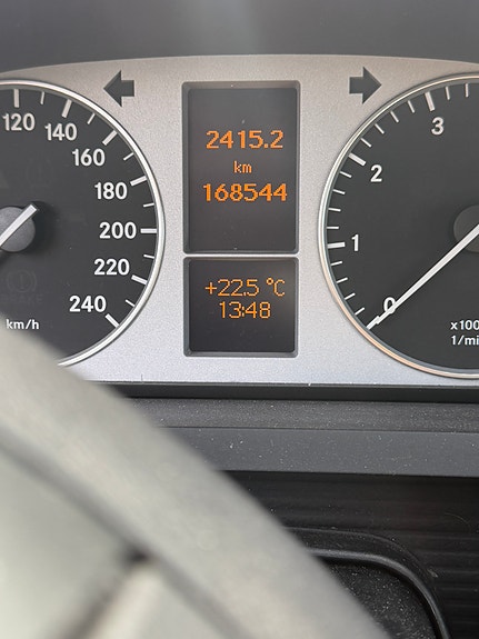 Mercedes-Benz B180 3 of 3