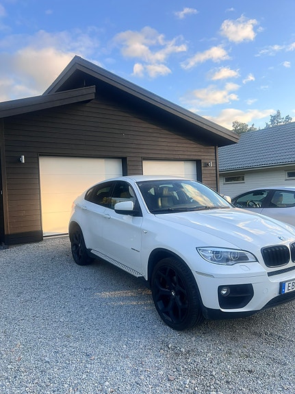 BMW X6 2 of 6