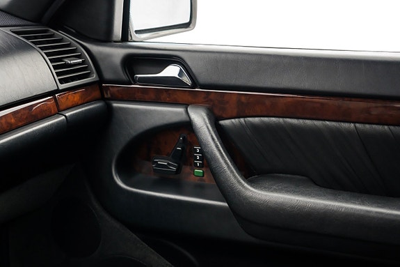 Mercedes-Benz S500 14 of 20
