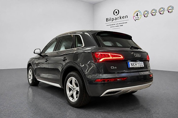 Audi Q5 3 of 23
