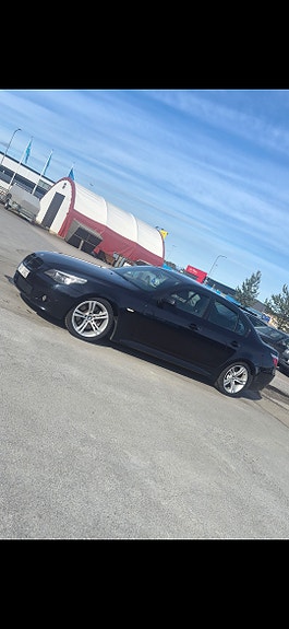 BMW 530i 3 of 11