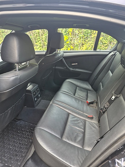 BMW 530i 8 of 11