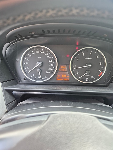 BMW 530i 5 of 11