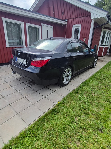 BMW 530i 2 of 11