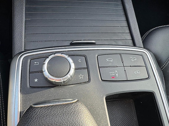 Mercedes-Benz ML350 10 of 15