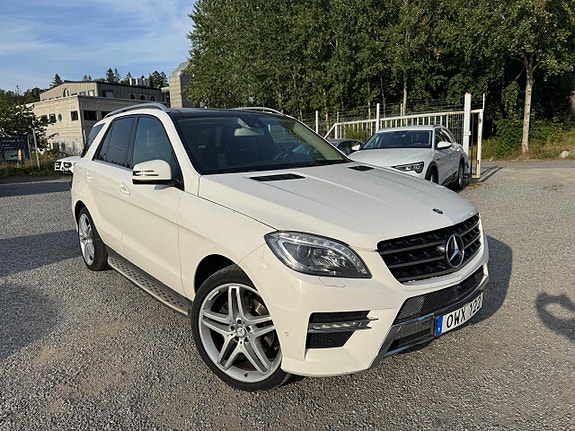 Mercedes-Benz ML350 5 of 15