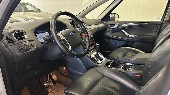 Ford S-MAX 9 of 29
