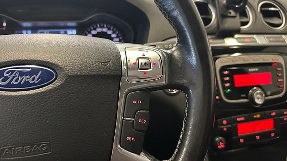 Ford S-MAX 23 of 29