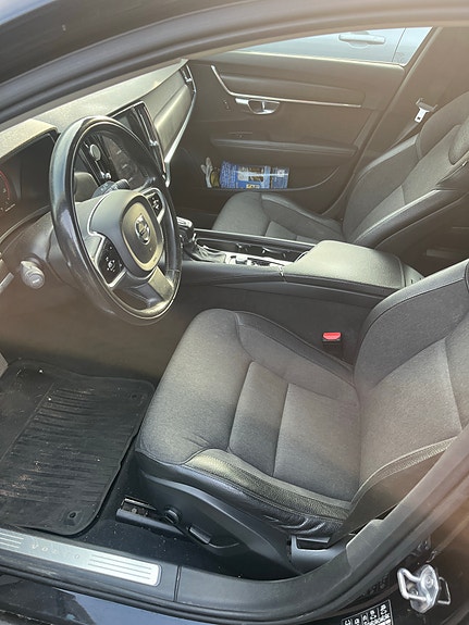 Volvo V90 Cross Country 3 of 6