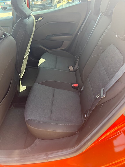 Renault Clio 7 of 10
