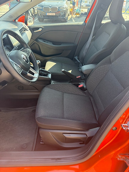 Renault Clio 8 of 10