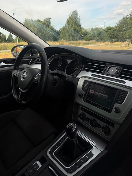 Volkswagen Passat 9 of 10