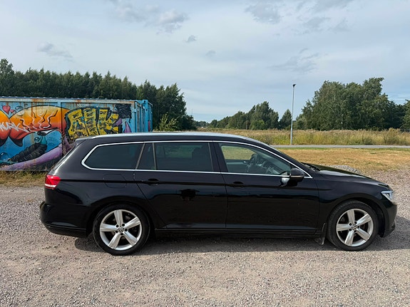 Volkswagen Passat 2 of 10