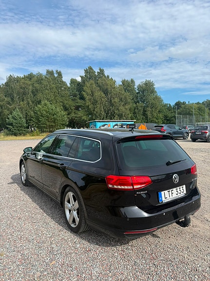 Volkswagen Passat 4 of 10