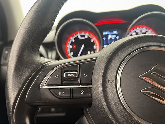 Suzuki Swift 17 of 29