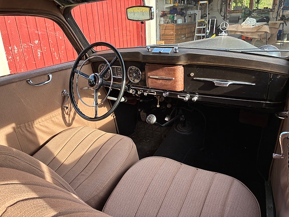 Mercedes-Benz 170 S 7 of 13