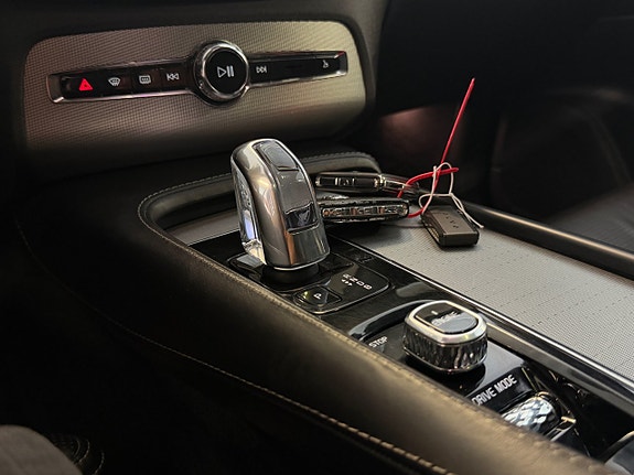 Volvo XC90 27 of 30