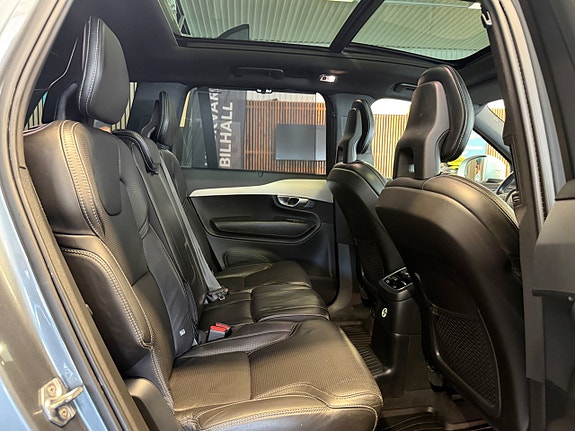 Volvo XC90 10 of 30
