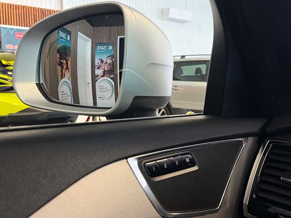 Volvo XC90 26 of 30