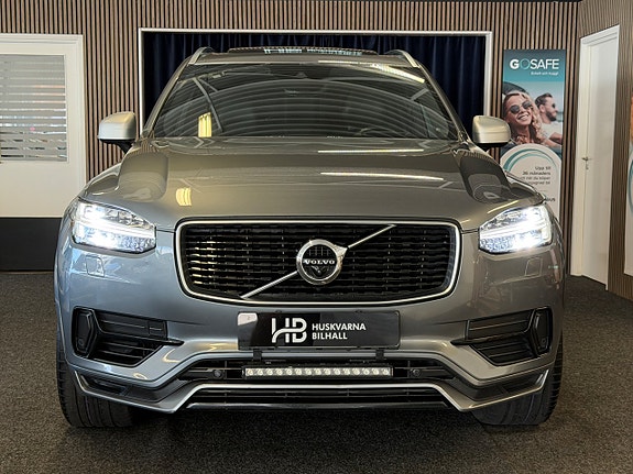 Volvo XC90 2 of 30