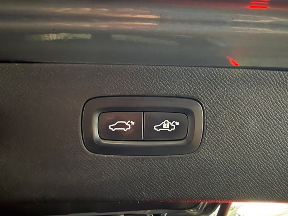 Volvo XC90 14 of 30