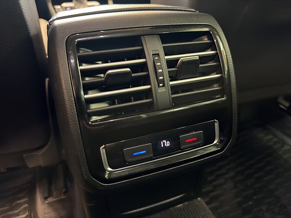 Volkswagen Passat 19 of 25