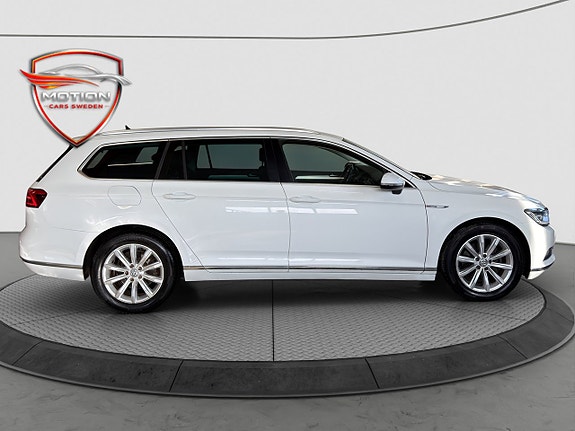Volkswagen Passat 4 of 25