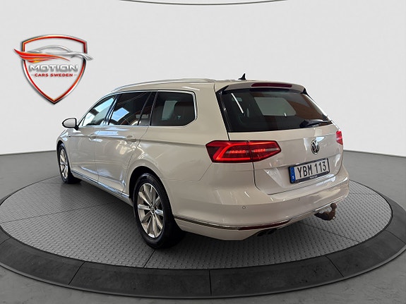Volkswagen Passat 7 of 25