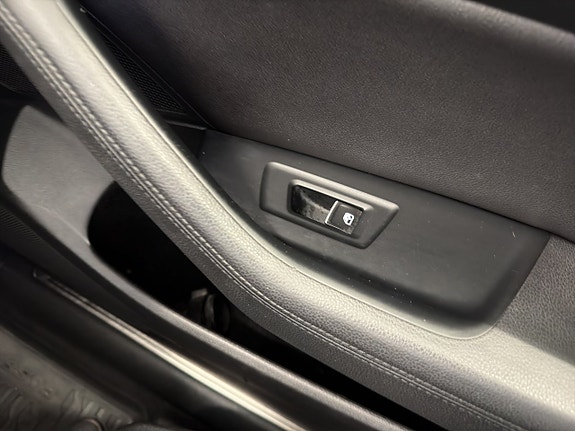 Volkswagen Passat 17 of 25